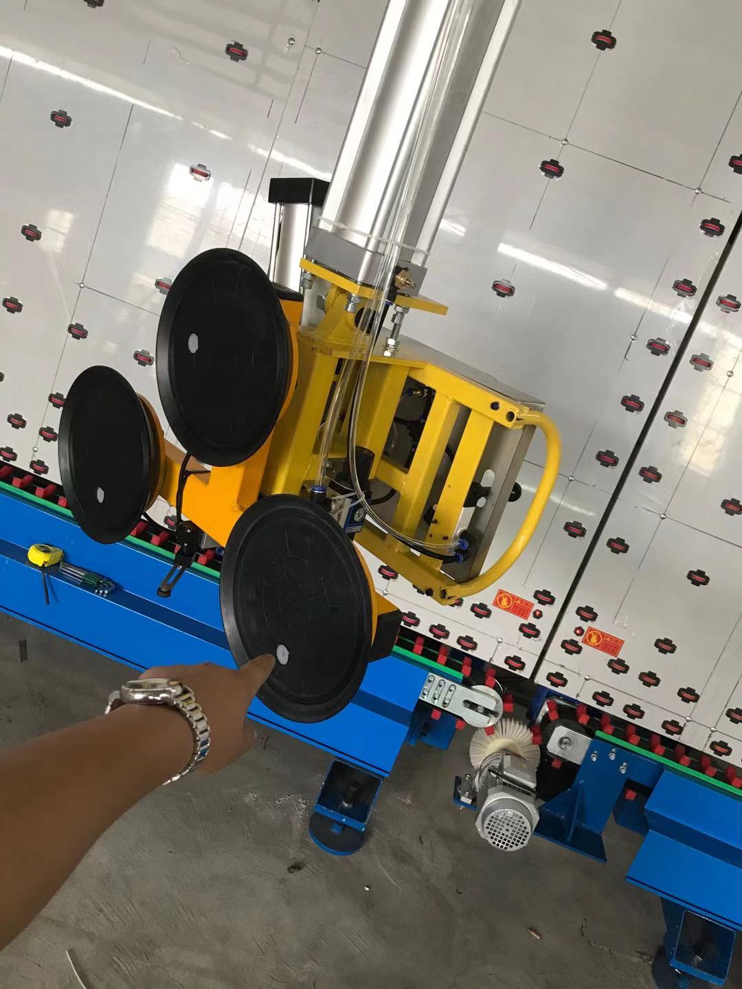 中空玻璃打胶机与门窗自动打胶机的区别